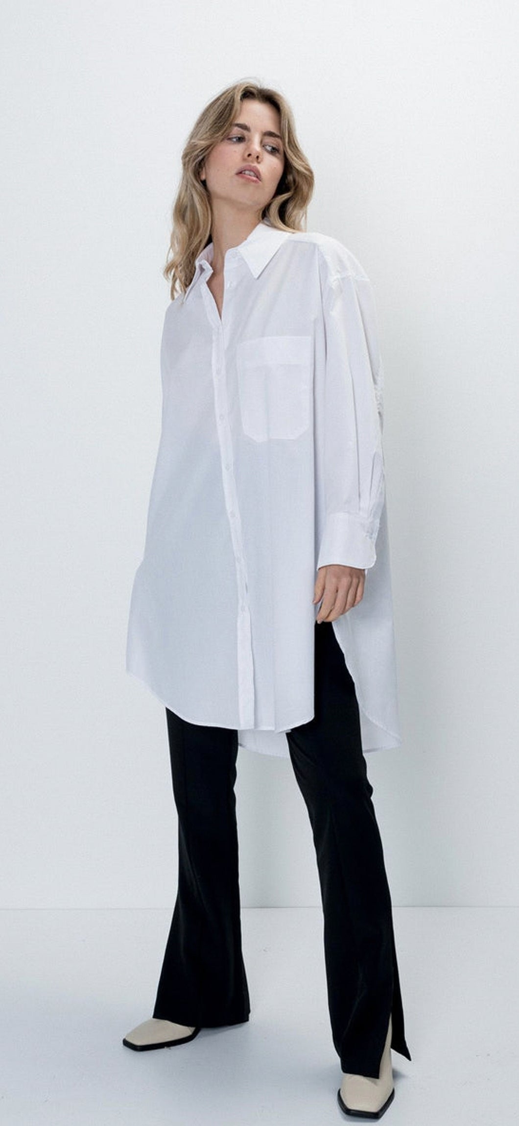 Oversized poplin shirt by Mästore